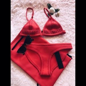 GIG RED VELVET TRIANGL SWIMWEAR